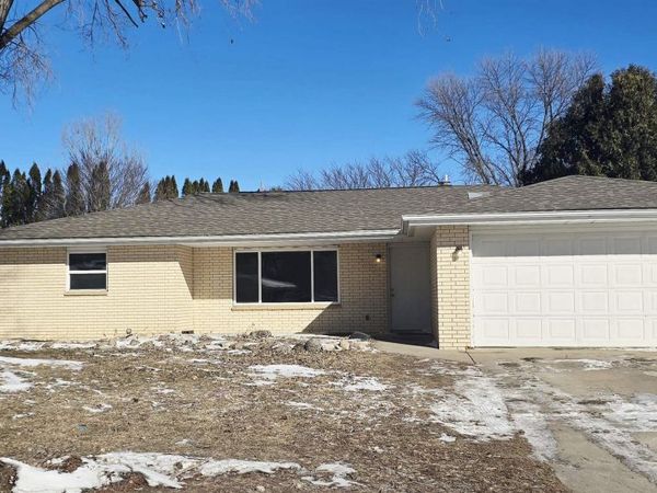 11 Parkwood Place, Garner, IA 50438