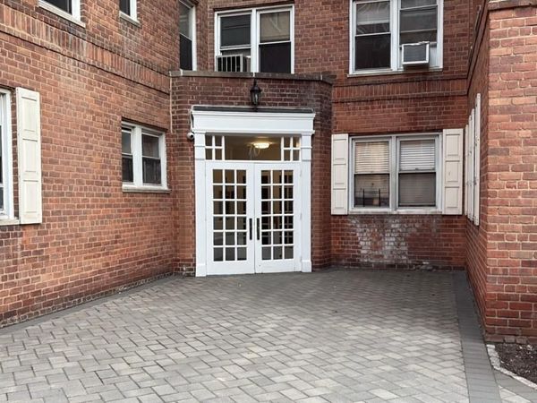 70 Locust Avenue, Unit B114, New Rochelle, NY 10801