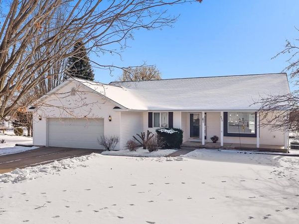 640 Mooreland Circle, Portage, WI 53901