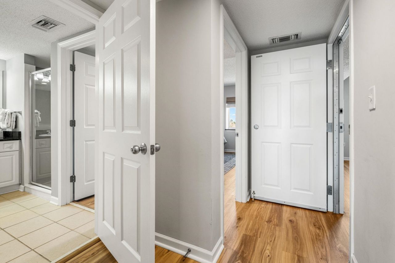 2151 Bridge View Ct. Photo 7