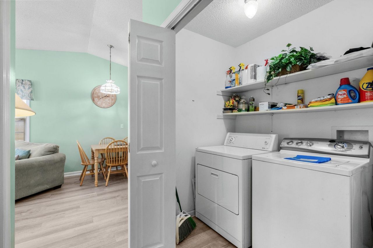 6001-1826 S Kings Hwy. Photo 15