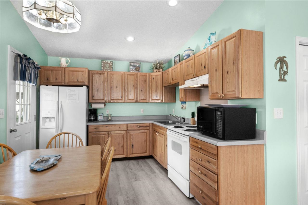 6001-1826 S Kings Hwy. Photo 7