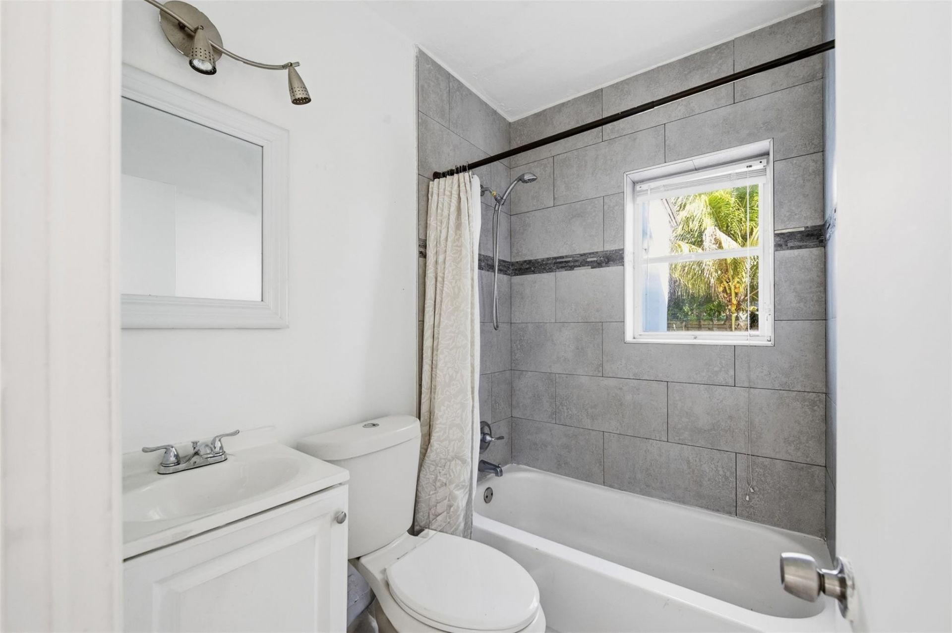 1435 SW 5th Court, Fort Lauderdale, FL 33312 Photo