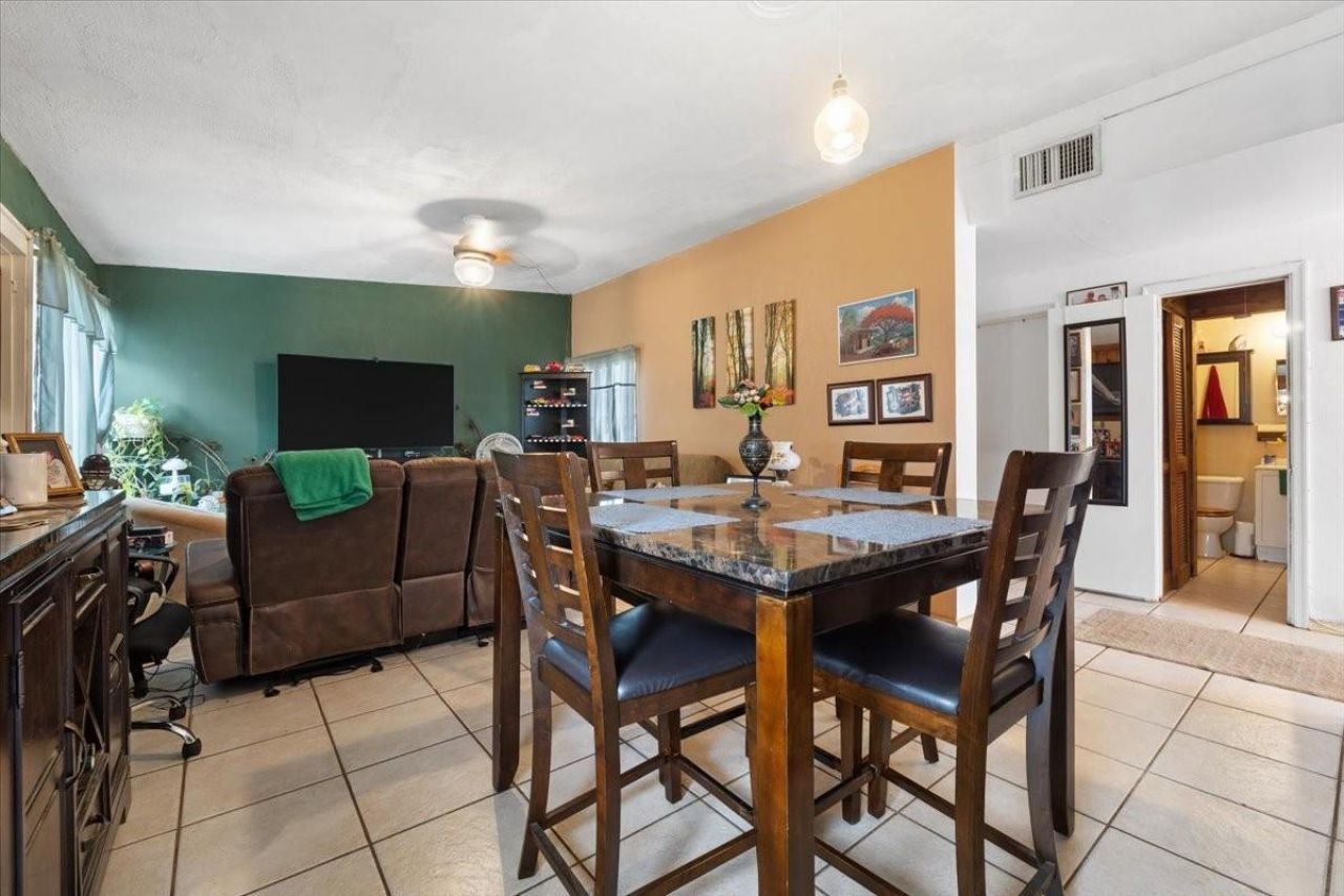 5805 NW 18th Ct, Margate, FL 33063 Photo