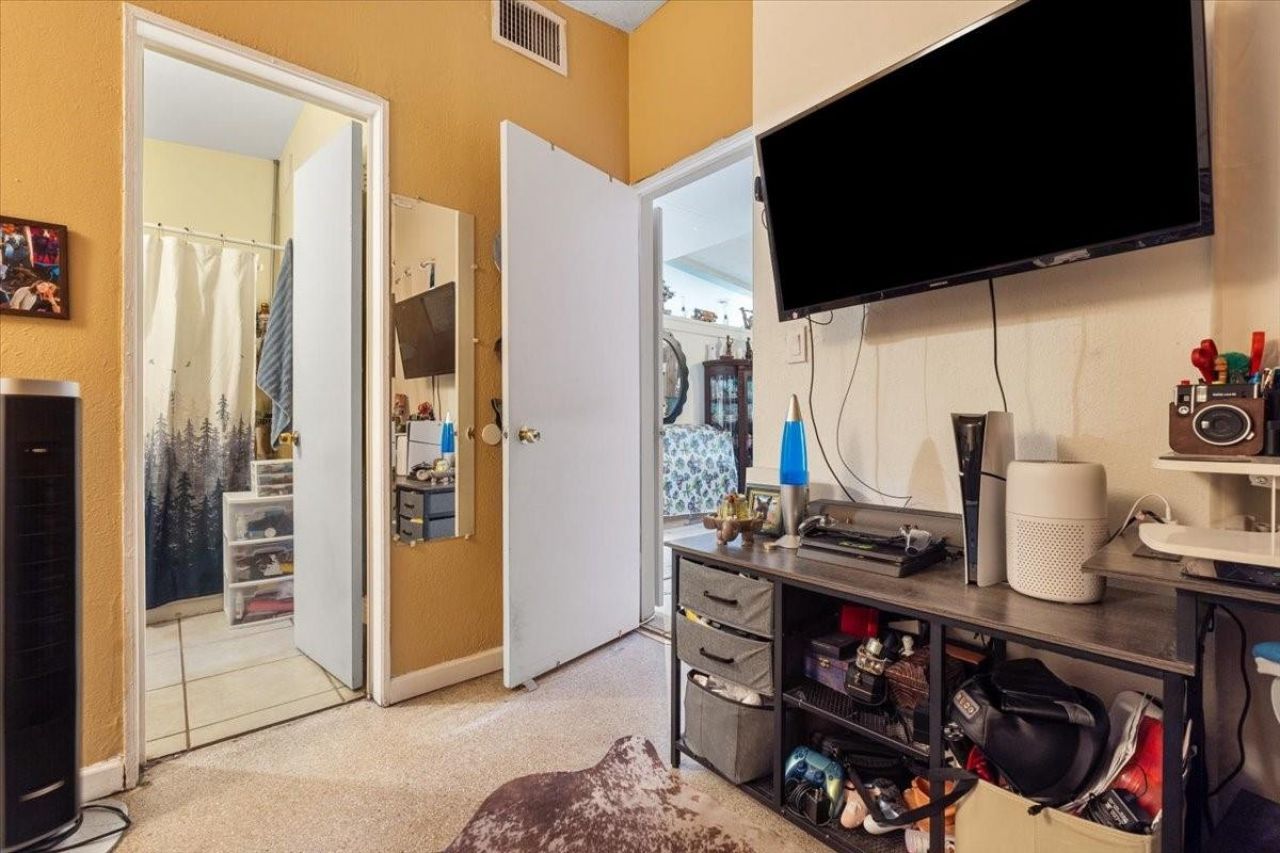 5805 NW 18th Ct, Margate, FL 33063 Photo