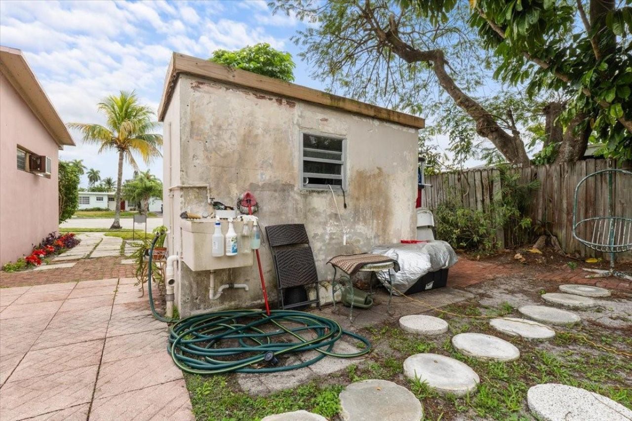 5805 NW 18th Ct, Margate, FL 33063 Photo