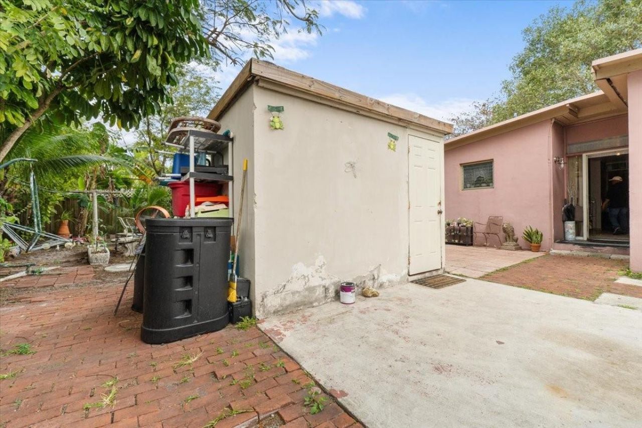 5805 NW 18th Ct, Margate, FL 33063 Photo