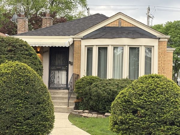 8800 S Merrill Avenue, Chicago, IL 60617