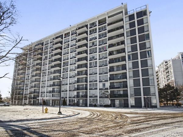 8801 W Golf Road, Unit 6E, Niles, IL 60714