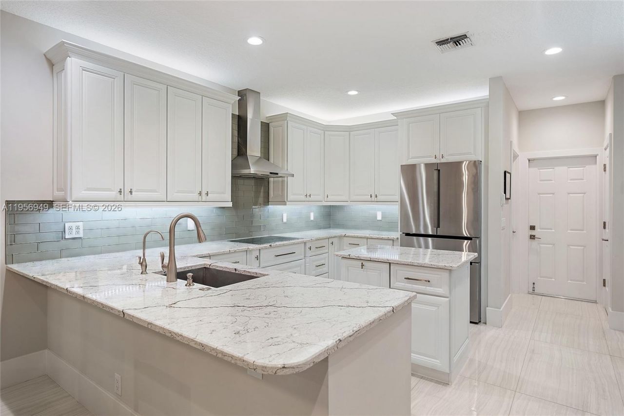 32 Grand Bay Circle, Juno Beach, FL 33408 Photo