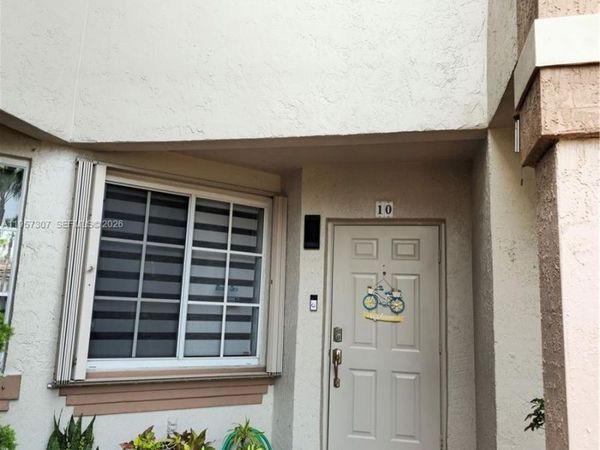 8330 NW 10th St, Unit 10I, Miami, FL 33126