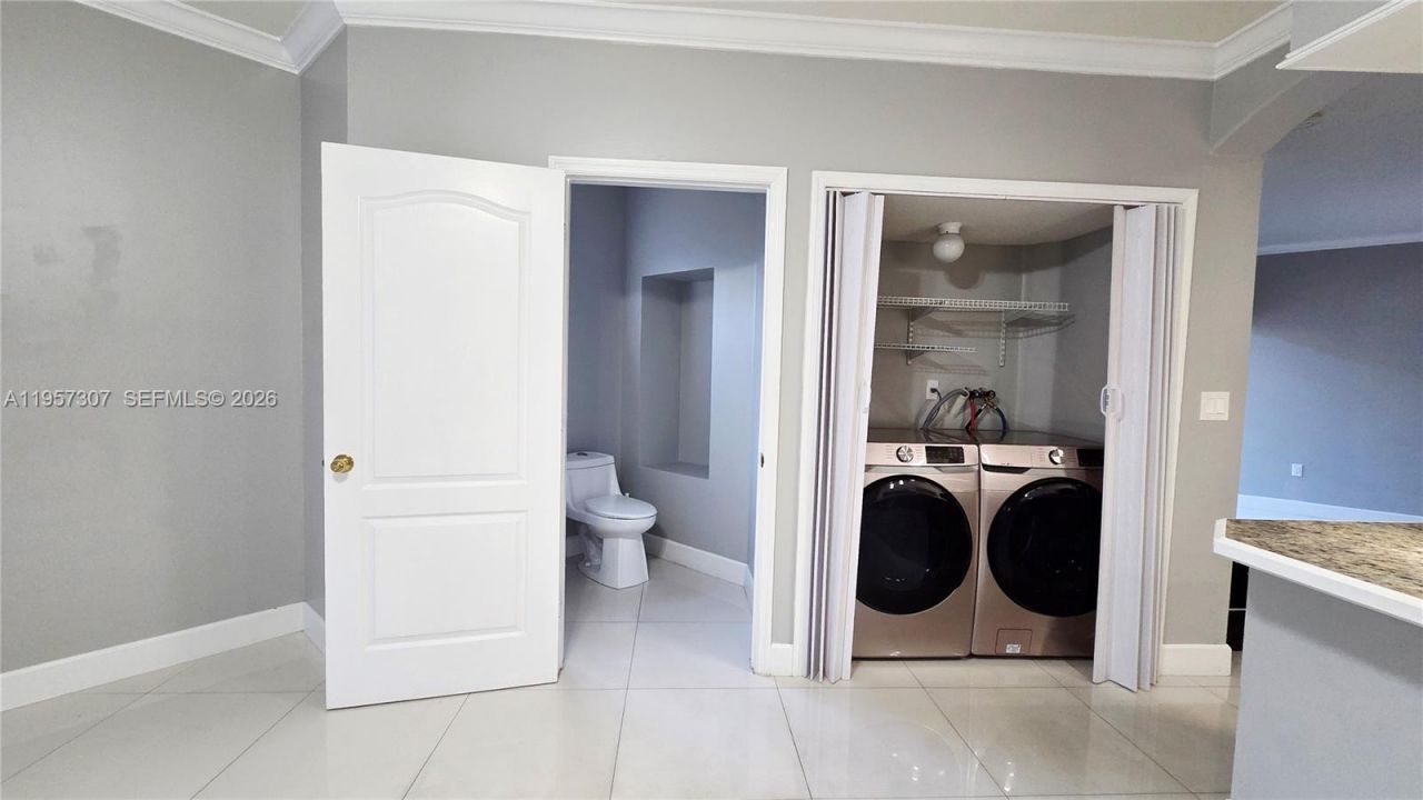 8330 NW 10th St, Unit 10I, Miami, FL 33126 Photo