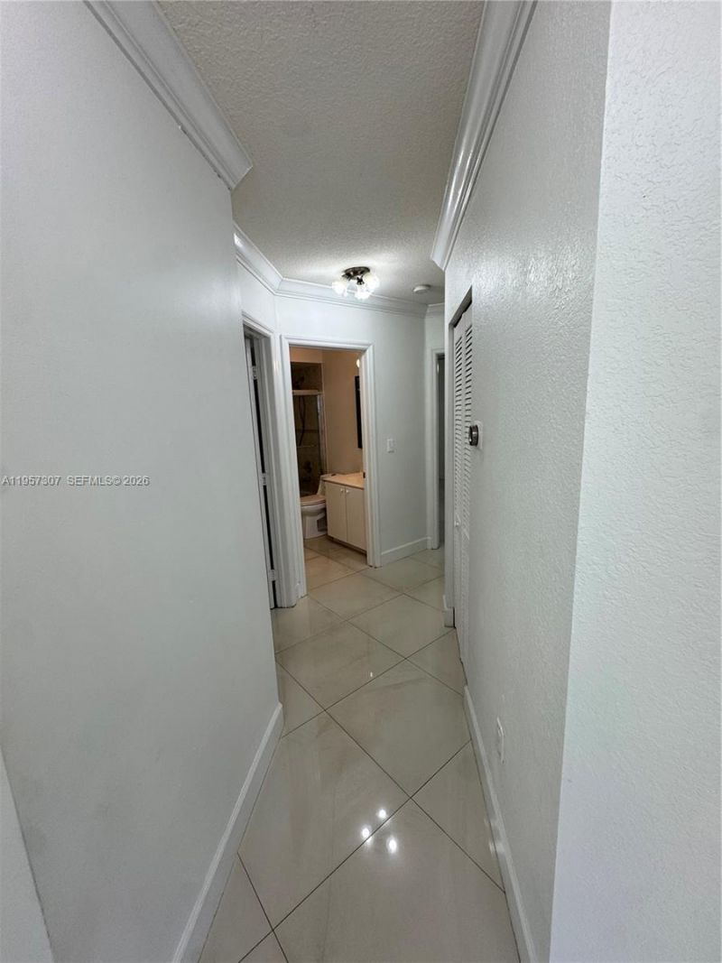 8330 NW 10th St, Unit 10I, Miami, FL 33126 Photo