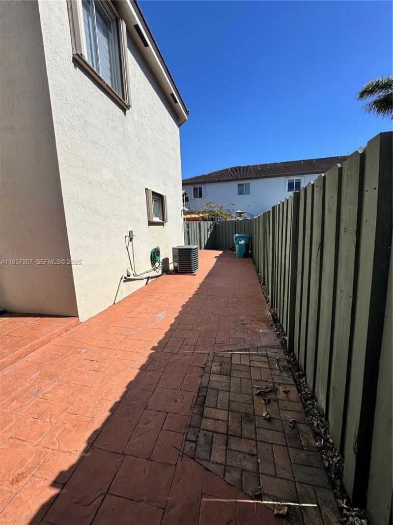 8330 NW 10th St, Unit 10I, Miami, FL 33126 Photo