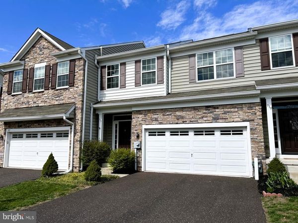 317 FAIRFIELD CIRCLE S, ROYERSFORD, PA 19468