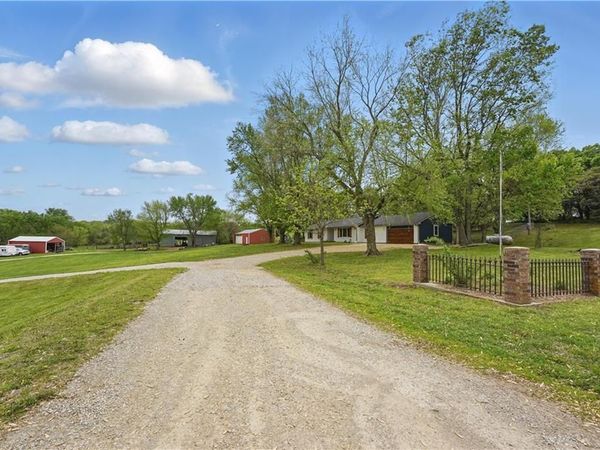 1633 N 600 Road, Baldwin City, KS 66006