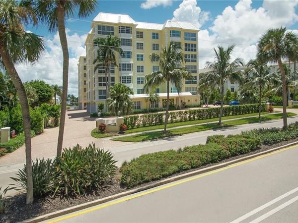 1900 Gulf Shore BLVD N, Unit 303, NAPLES, FL 34102
