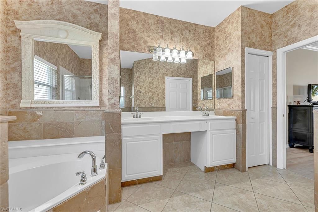 104 Glen Eagle Cir, Naples, FL 34104 Photo