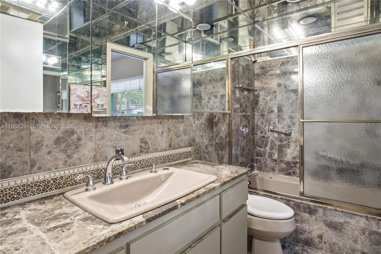 11505 N Bayshore Dr, North Miami, FL 33181 Photo