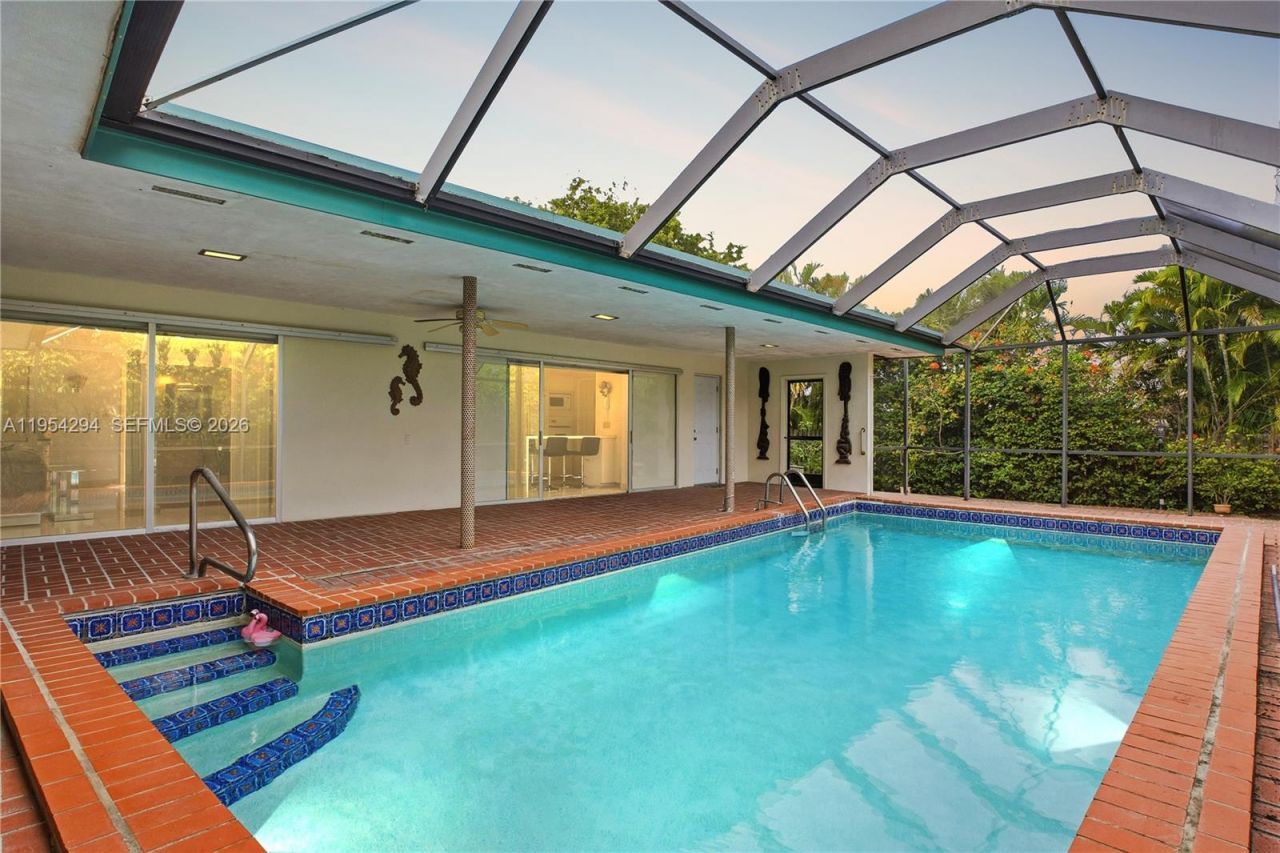 11505 N Bayshore Dr, North Miami, FL 33181 Photo