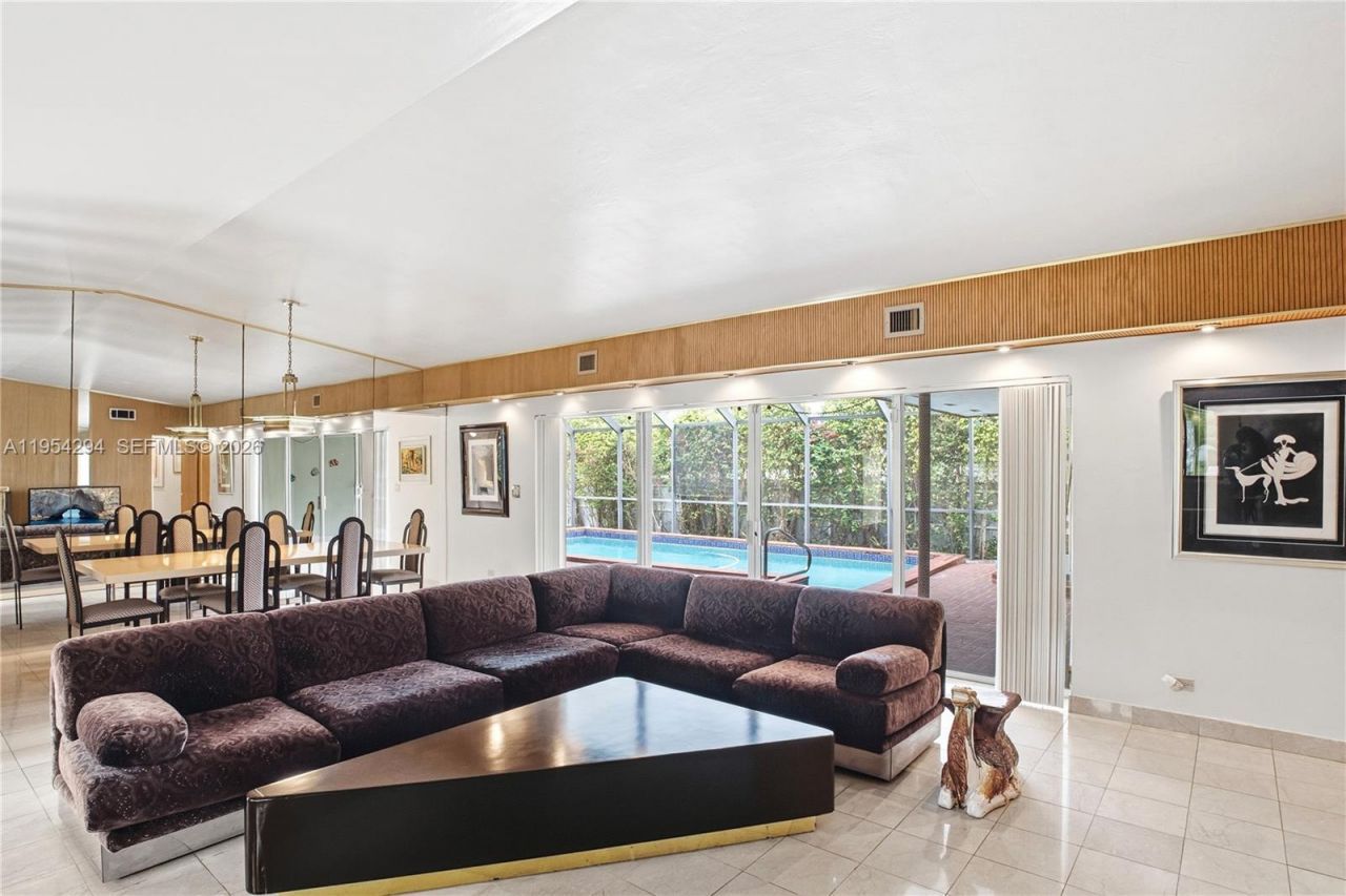 11505 N Bayshore Dr, North Miami, FL 33181 Photo