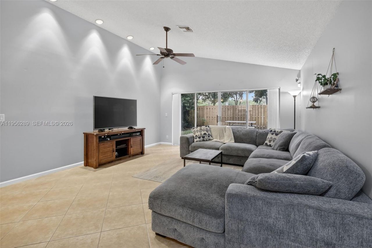 1145 NW 111th Ave, Plantation, FL 33322 Photo