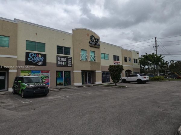 10801 NW 14th St, Unit 102, Sweetwater, FL 33172
