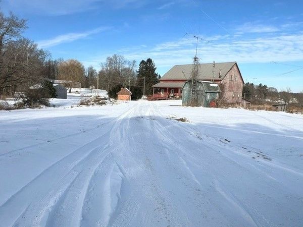 2029 Perry Hwy, Volant, PA 16156