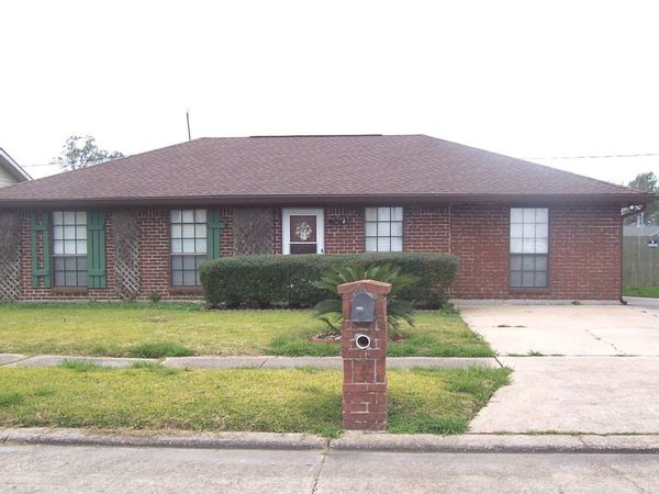 3700 Thomas Dr, Houma, LA 70363