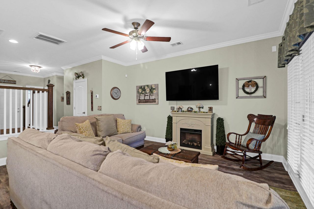 4151 Rigsby Lane Photo 8