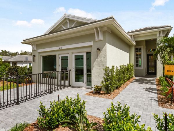 132 SE Via Tirso, Port St. Lucie, FL 34952