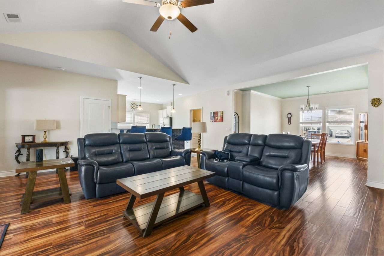 131 Crabapple Dr. Photo 12