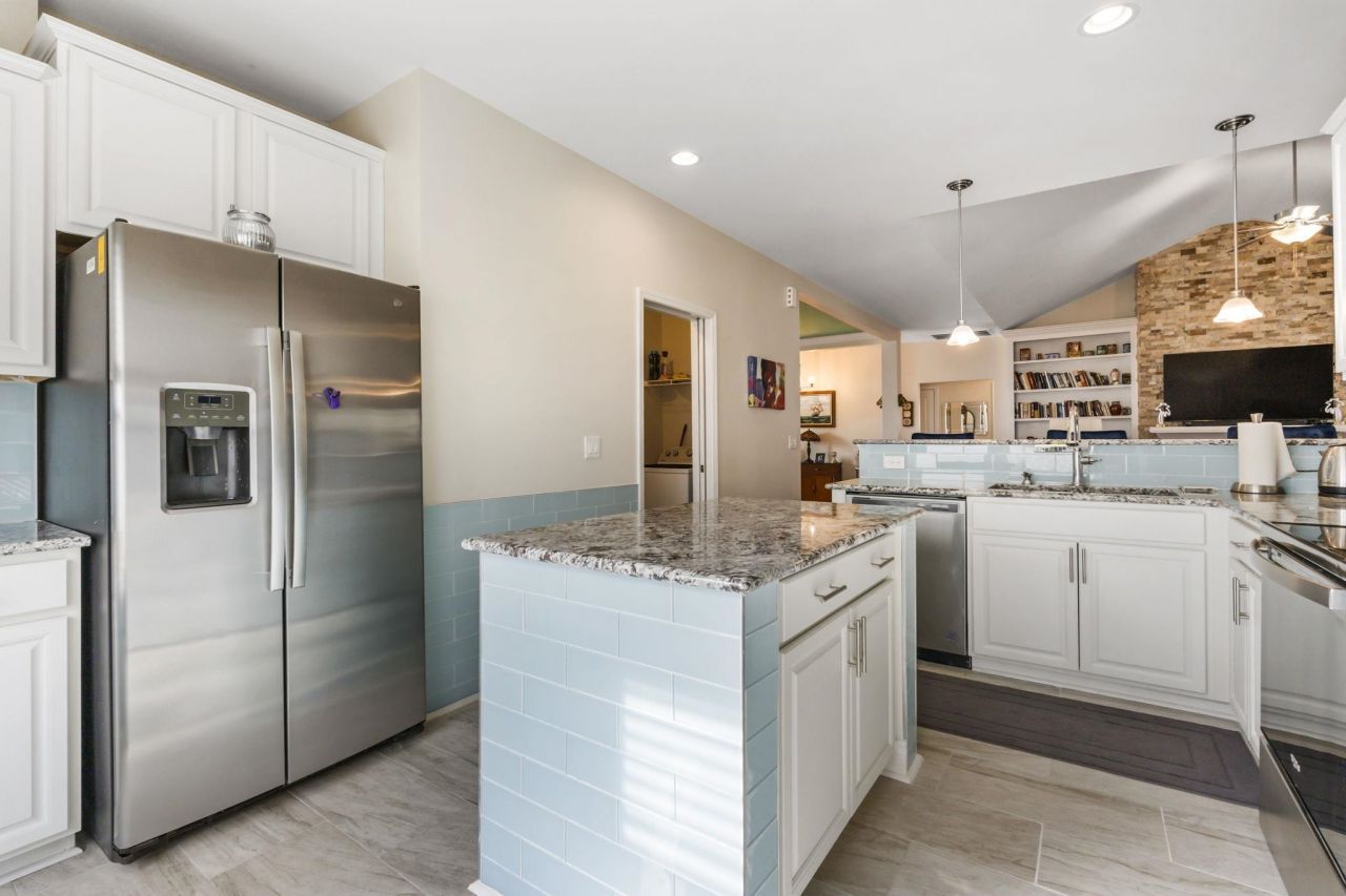 131 Crabapple Dr. Photo 15