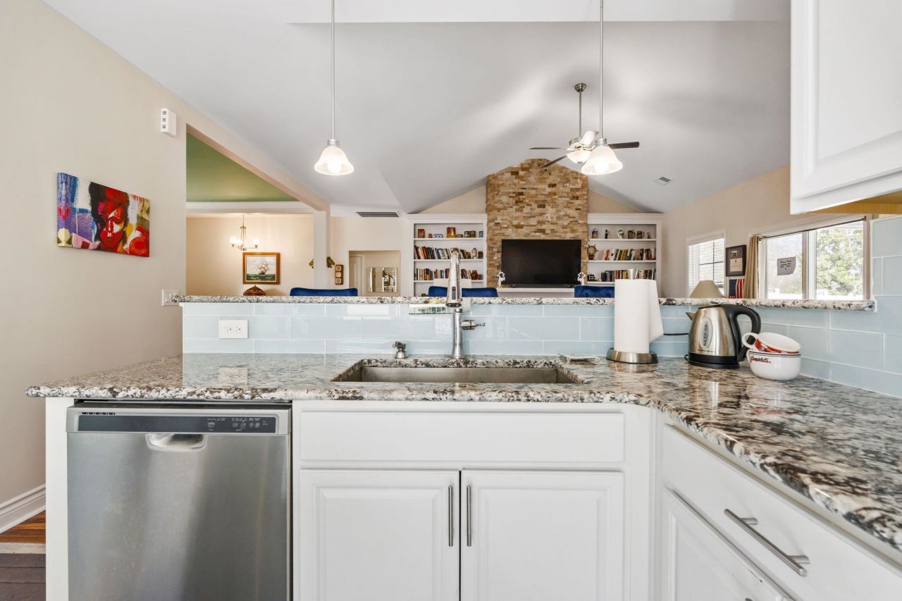 131 Crabapple Dr. Photo 19