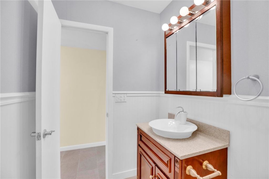 2050 Oleander Boulevard, Unit 5-301, Fort Pierce, FL 34950 Photo