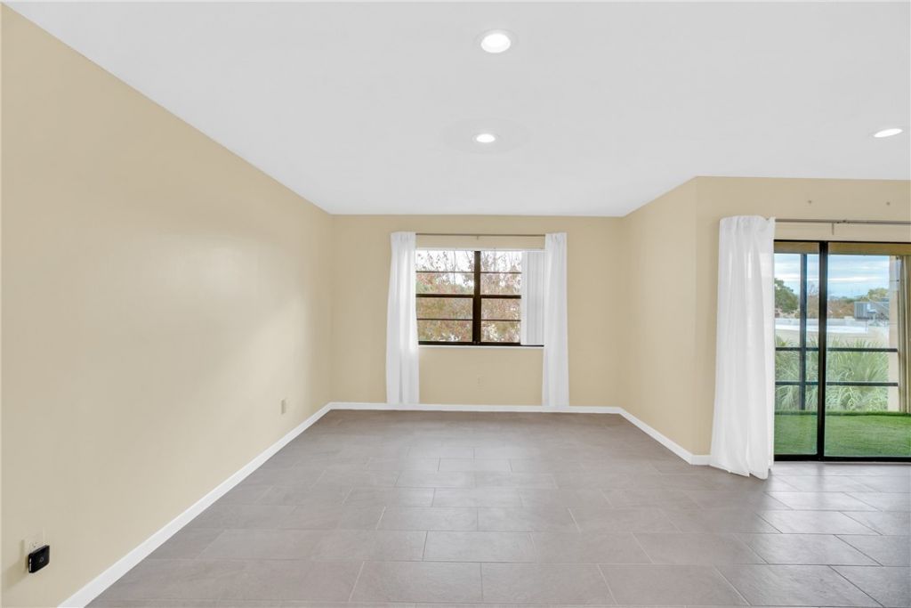 2050 Oleander Boulevard, Unit 301, Fort Pierce, FL 34950 Photo