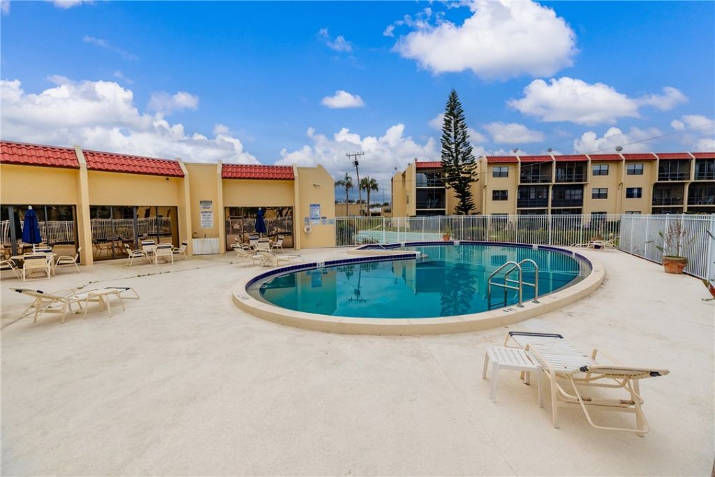 2050 Oleander Boulevard, Unit 5-301, Fort Pierce, FL 34950 Photo