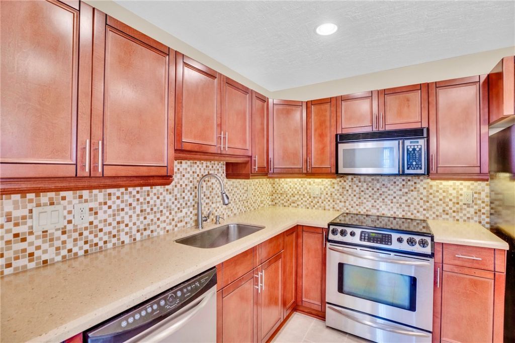 2050 Oleander Boulevard, Unit 5-301, Fort Pierce, FL 34950 Photo