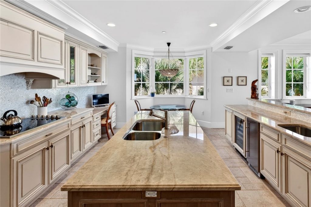 3 Royal Palm Point, Unit 2E, Vero Beach, FL 32960 Photo