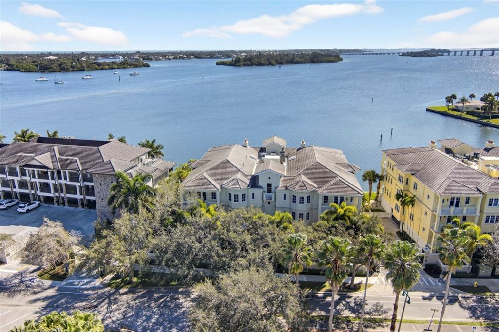 3 Royal Palm Point, Unit 2E, Vero Beach, FL 32960 Photo