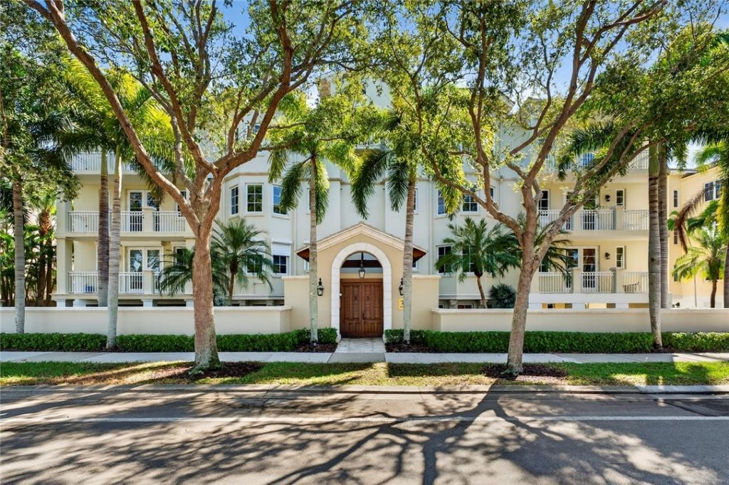 3 Royal Palm Point, Unit 2E, Vero Beach, FL 32960 Photo