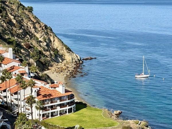 78 Playa Azul, Avalon, CA 90704