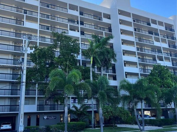 4800 Bayview Dr , Unit 206, Fort Lauderdale, FL 33308