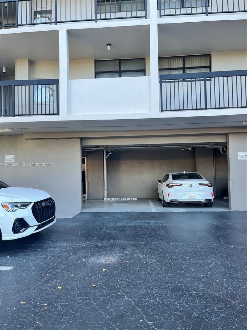 4800 Bayview Dr , Unit 206, Fort Lauderdale, FL 33308 Photo