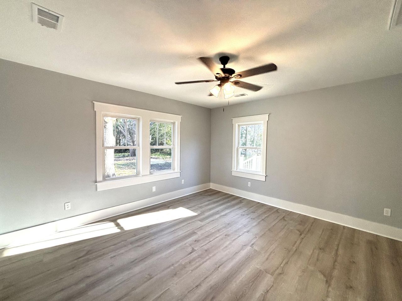 203 E George Street Photo 10