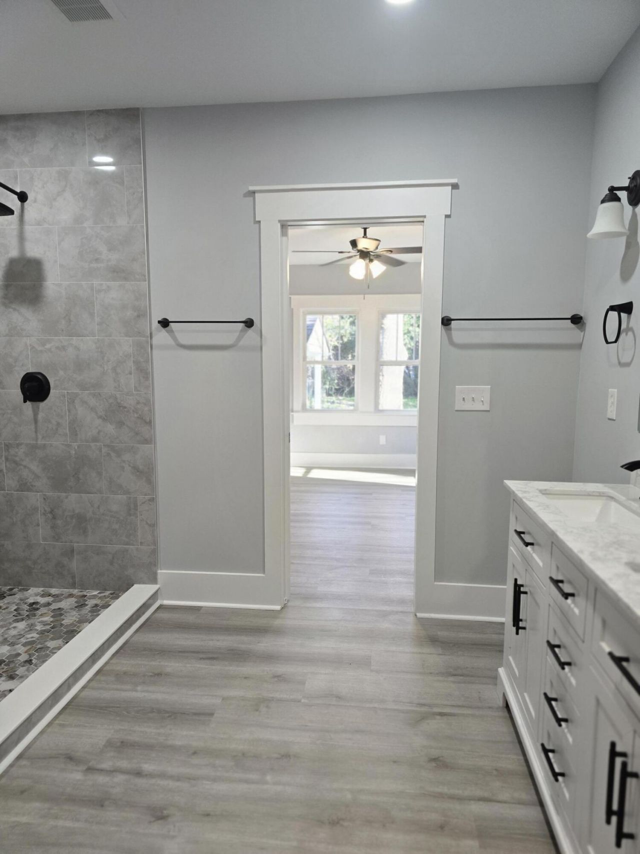 203 E George Street Photo 12