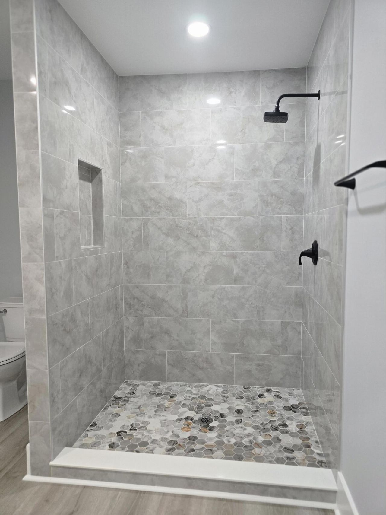 203 E George Street Photo 13