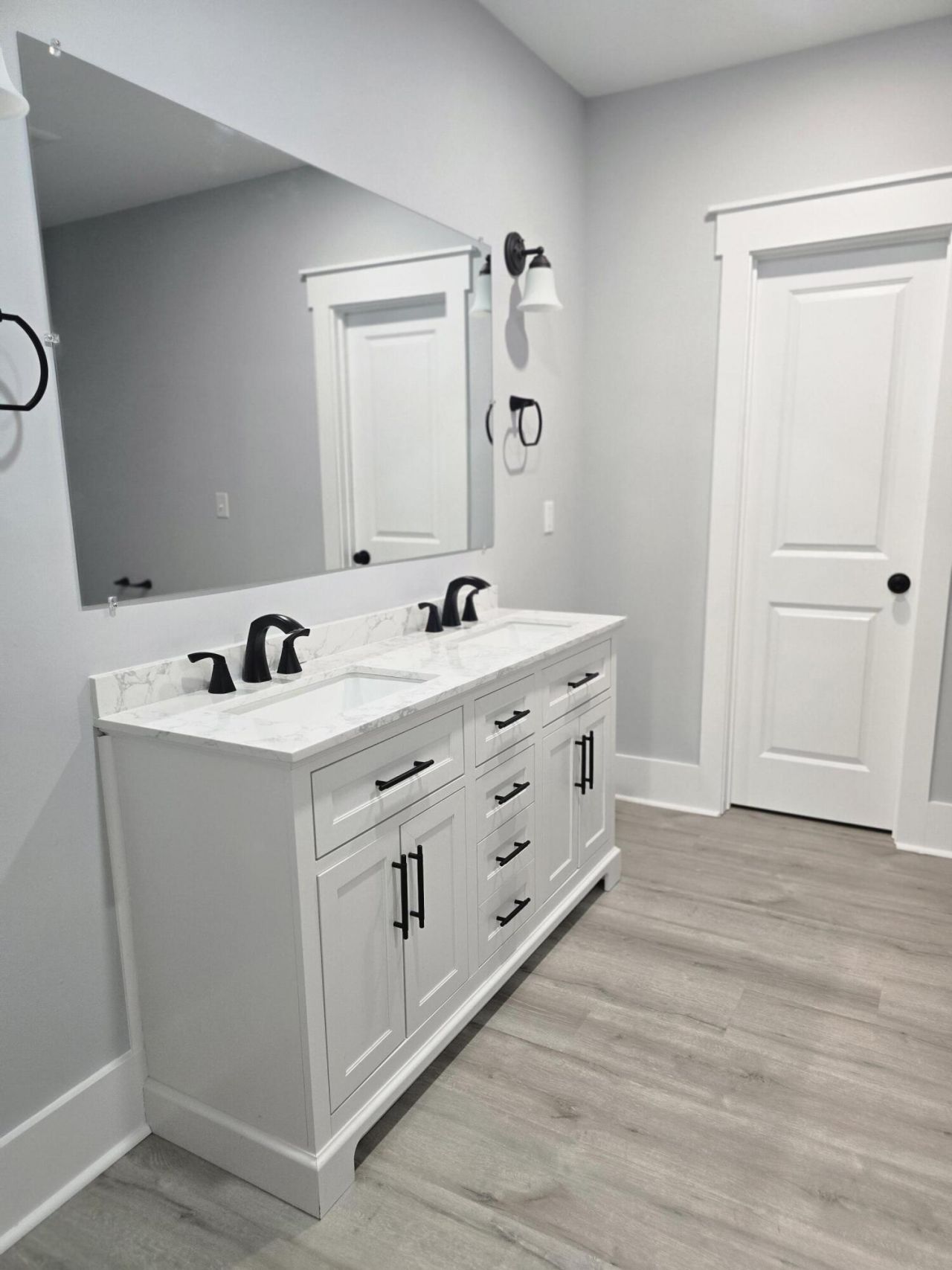 203 E George Street Photo 14