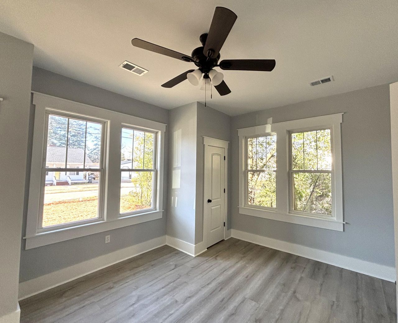 203 E George Street Photo 21