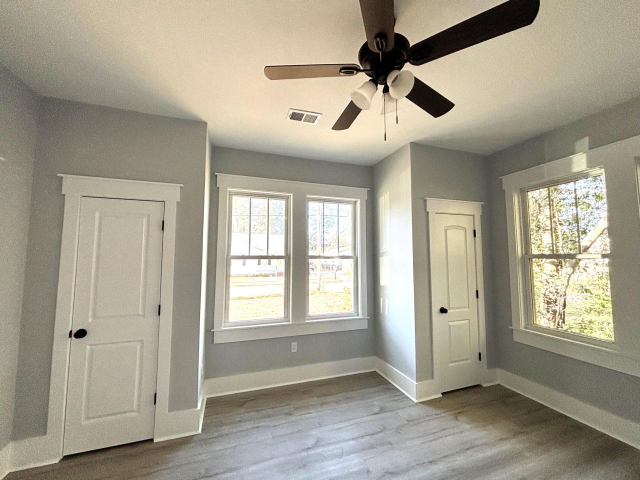 203 E George Street Photo 22